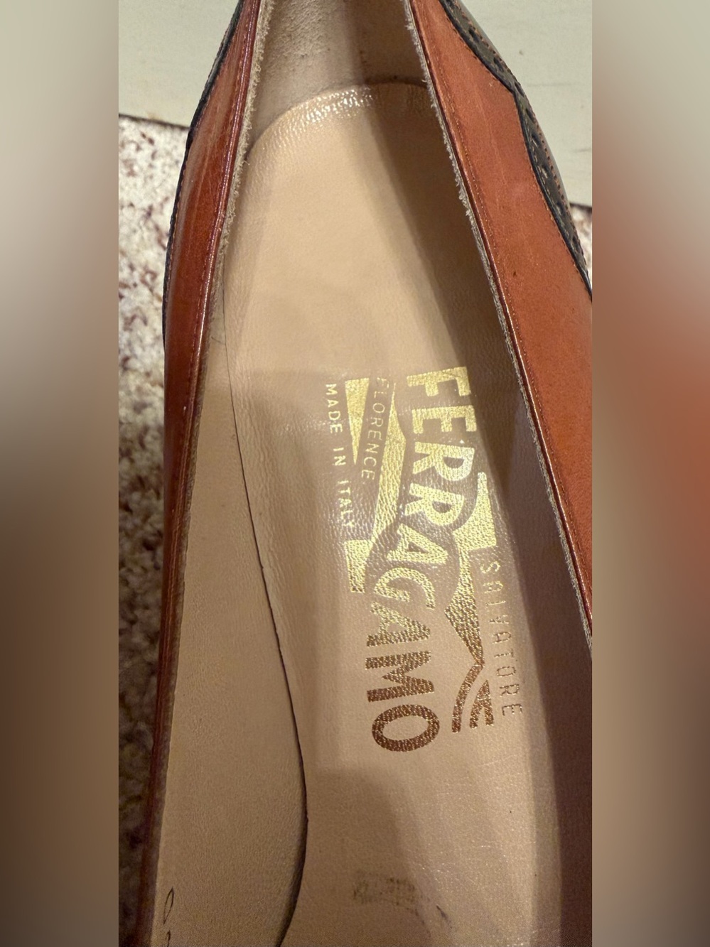 Vintage Salvatore Ferragamo Made in Italy Leather Pumps, Size 8C - Picture 7 of 10